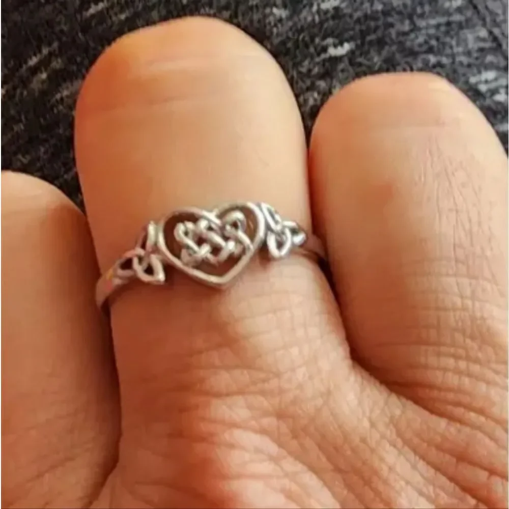 Elegant Silver celtic Heart Knot Ring sz 7